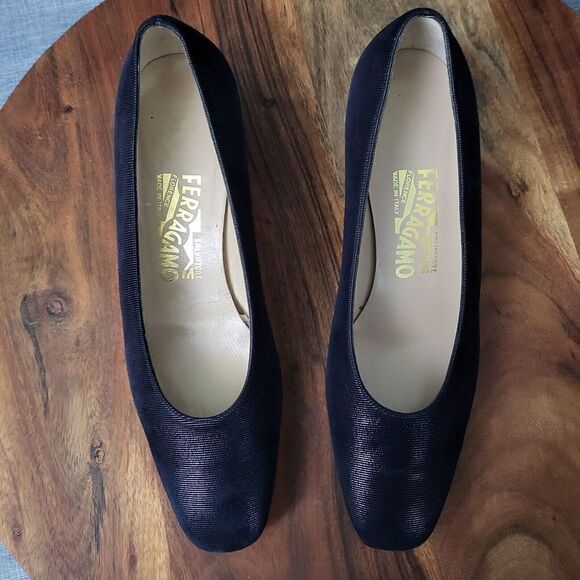 Salvatore Ferragamo Classic Block Heel Pumps Designer Italy Black Size 8B - Picture 2 of 14